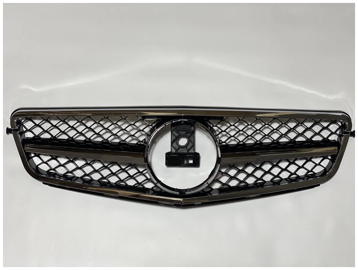 Решетка радиатора Mercedes C-Class W204 хром