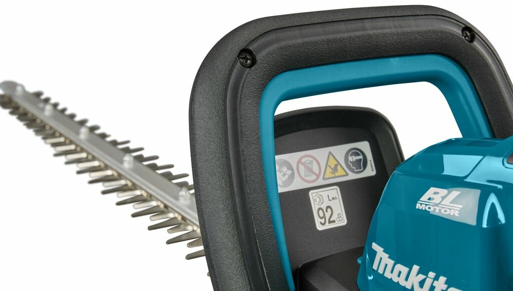 Кусторез аккумуляторный 60см 18В Li-Ion 1х5Ач и з/у Makita DUH606RT