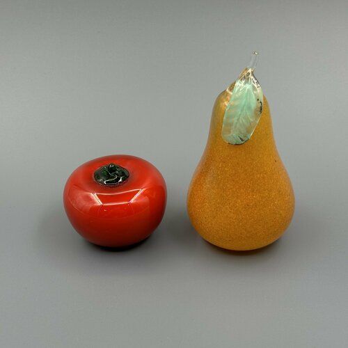 Набор из 2 пресс-папье настольный декор Груша и помидор из серии Фрукты-овощи 9750₽