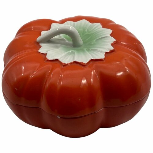 Фарфоровая масленка 