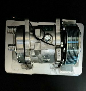 фото Компрессор кондиционера Sanden 5H11 (12v, PV8) выходы горизонтальные (O-ring ) 3/4" - 7/8" универсальный
