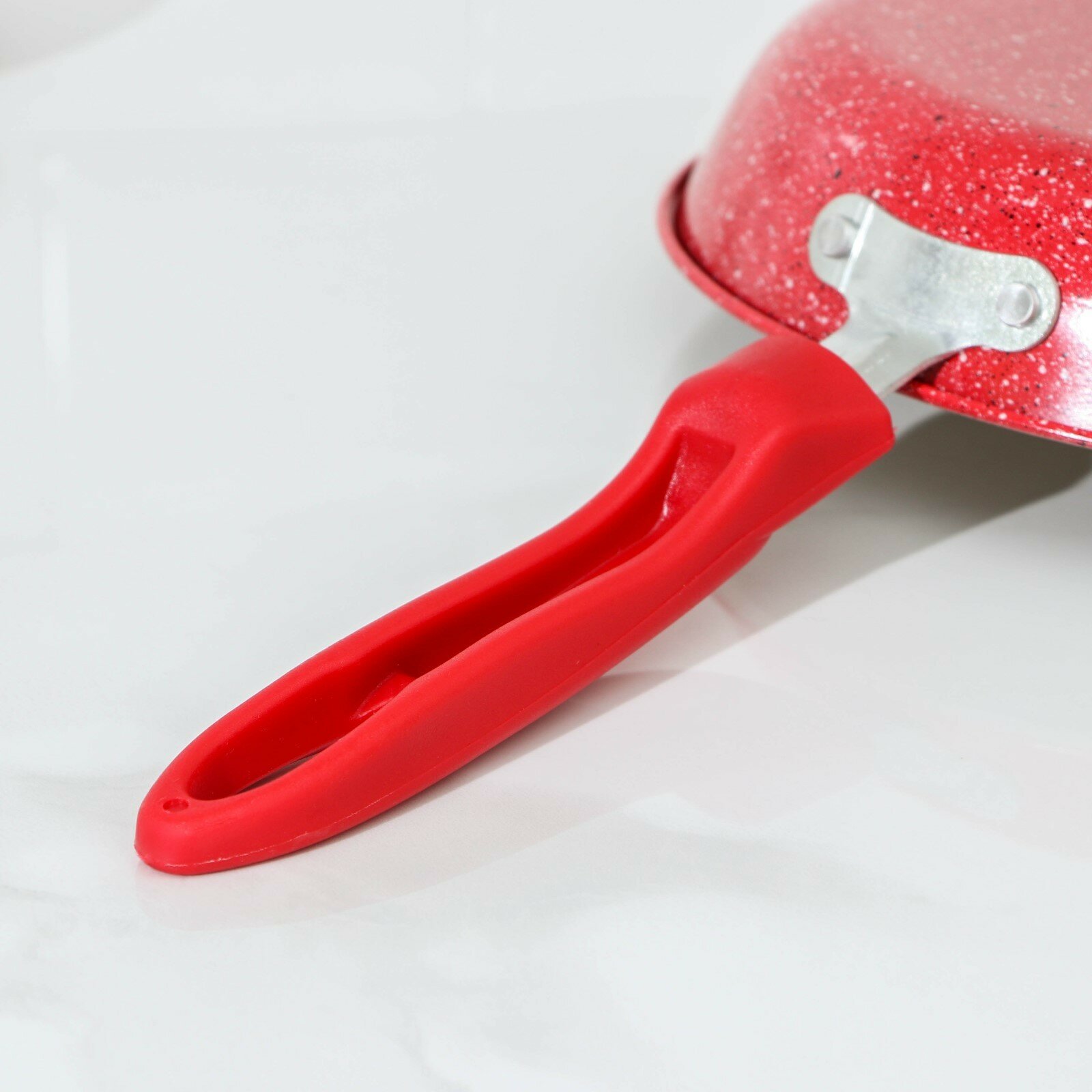 Сковорода «Селект», d=20 см, пластиковая ручка, антипригарное покрытие, цвет красный - фотография № 6