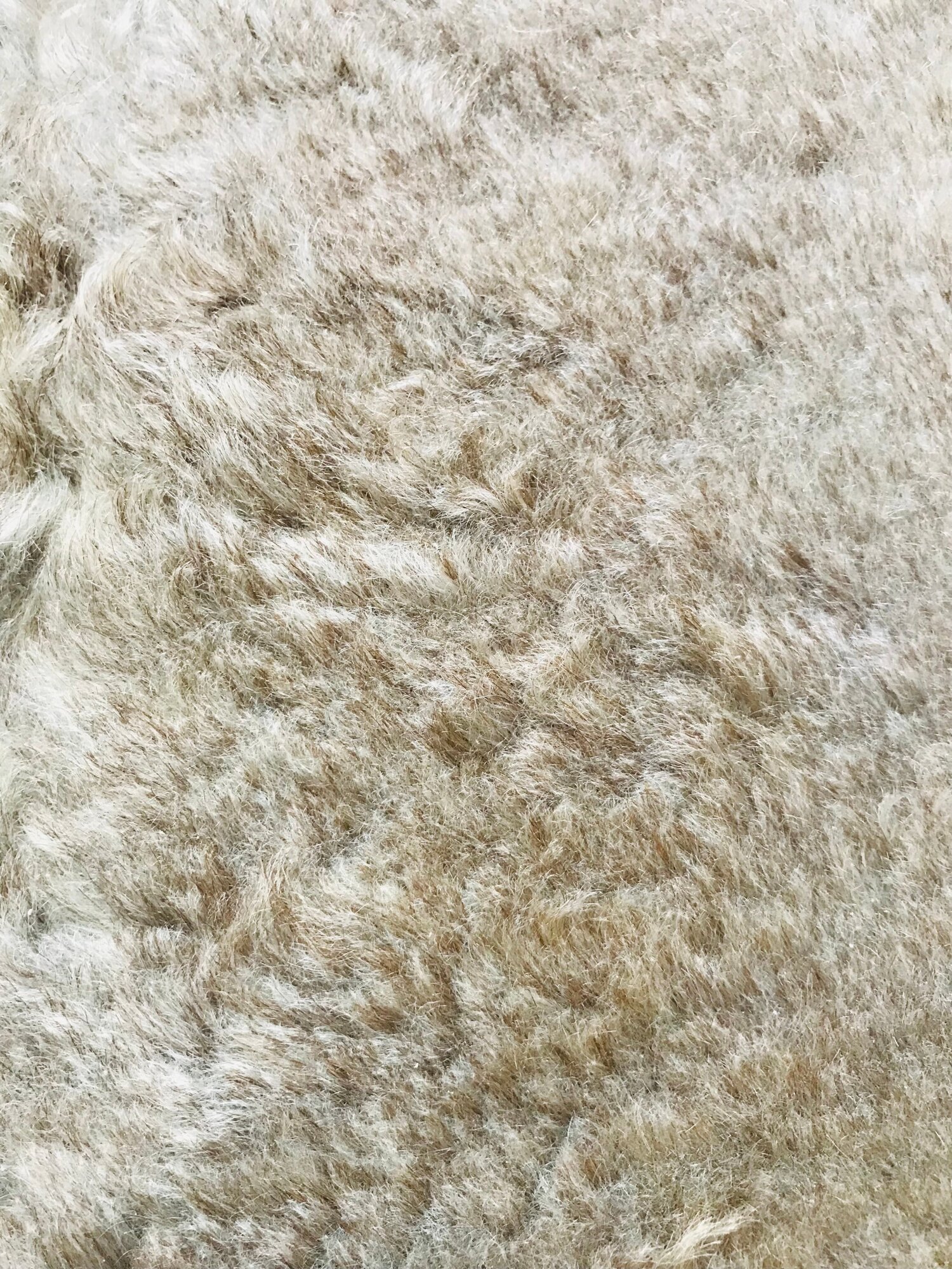ковер-накидка из стриженной натуральной овечьей шкуры (мех, овчина) для дома и авто/. - фотография № 5