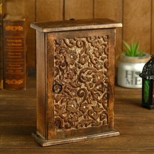 Ключница Узоры из цветов дерево 21926 см 2106₽