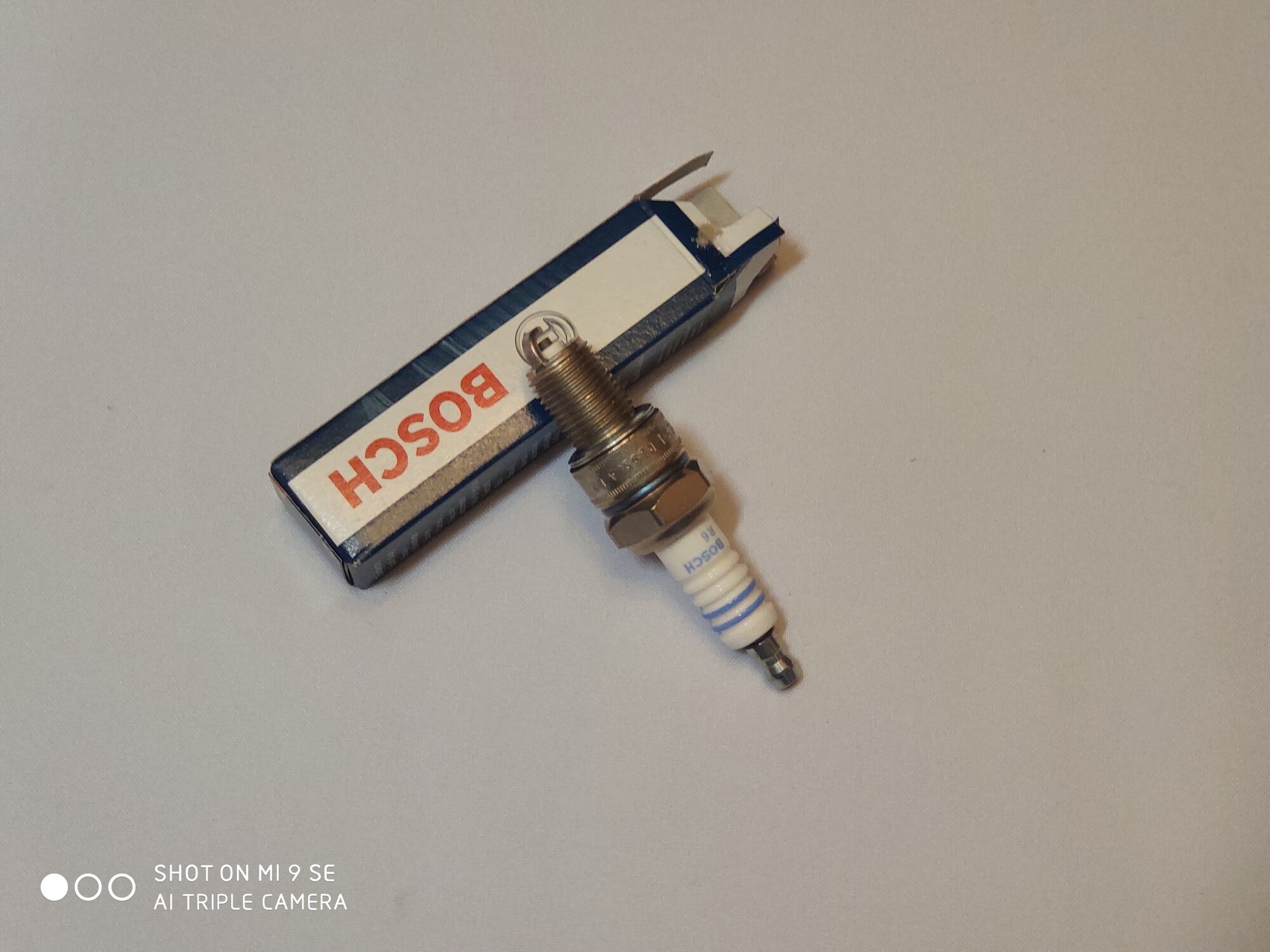 Свеча зажигания Bosch WR7DCX+ (0 242 235 707) 1 шт.
