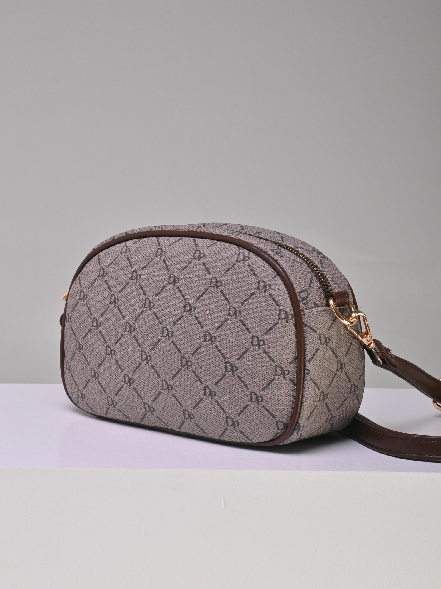 Сумка клатч Daniele Patrici, фактура матовая, бархатистая, коричневый1 — фото 1