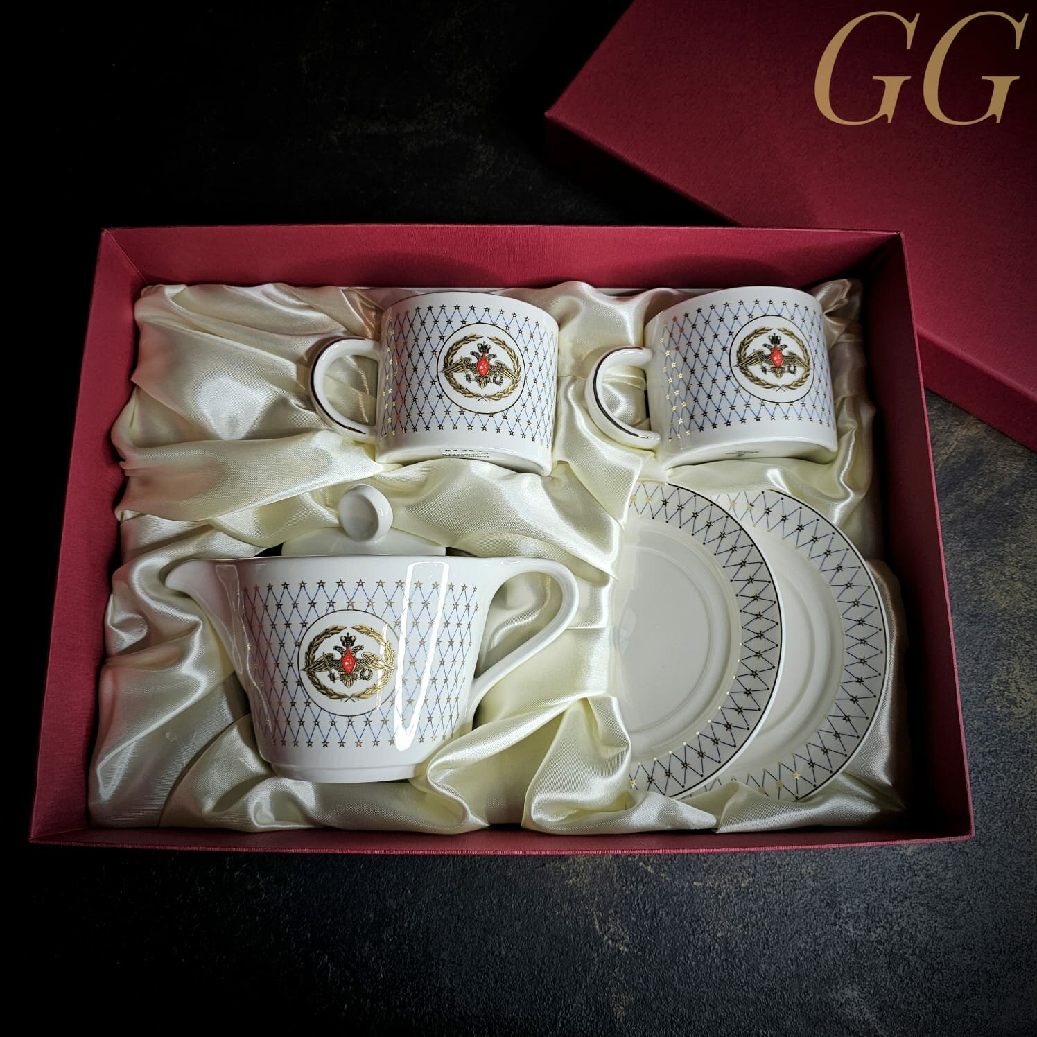 Фарфоровый набор из 2-х чайных пар 250 мл и Чайника 500 мл "Герб Вооруженные силы РФ"