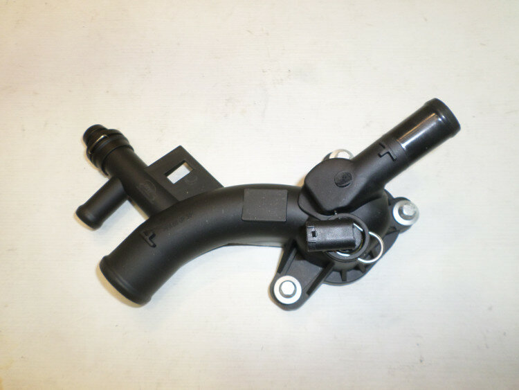 Тройник системы охлаждения Астра J Круз 1,4 литра TURBO 55565334