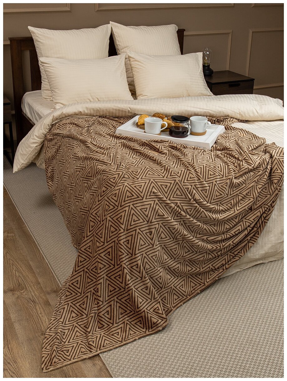 Плед TexRepublic Absolute 180х200 см, 2 спальный, велсофт, покрывало на диван, теплый, мягкий, коричневый, геометрический рисунок - фотография № 8