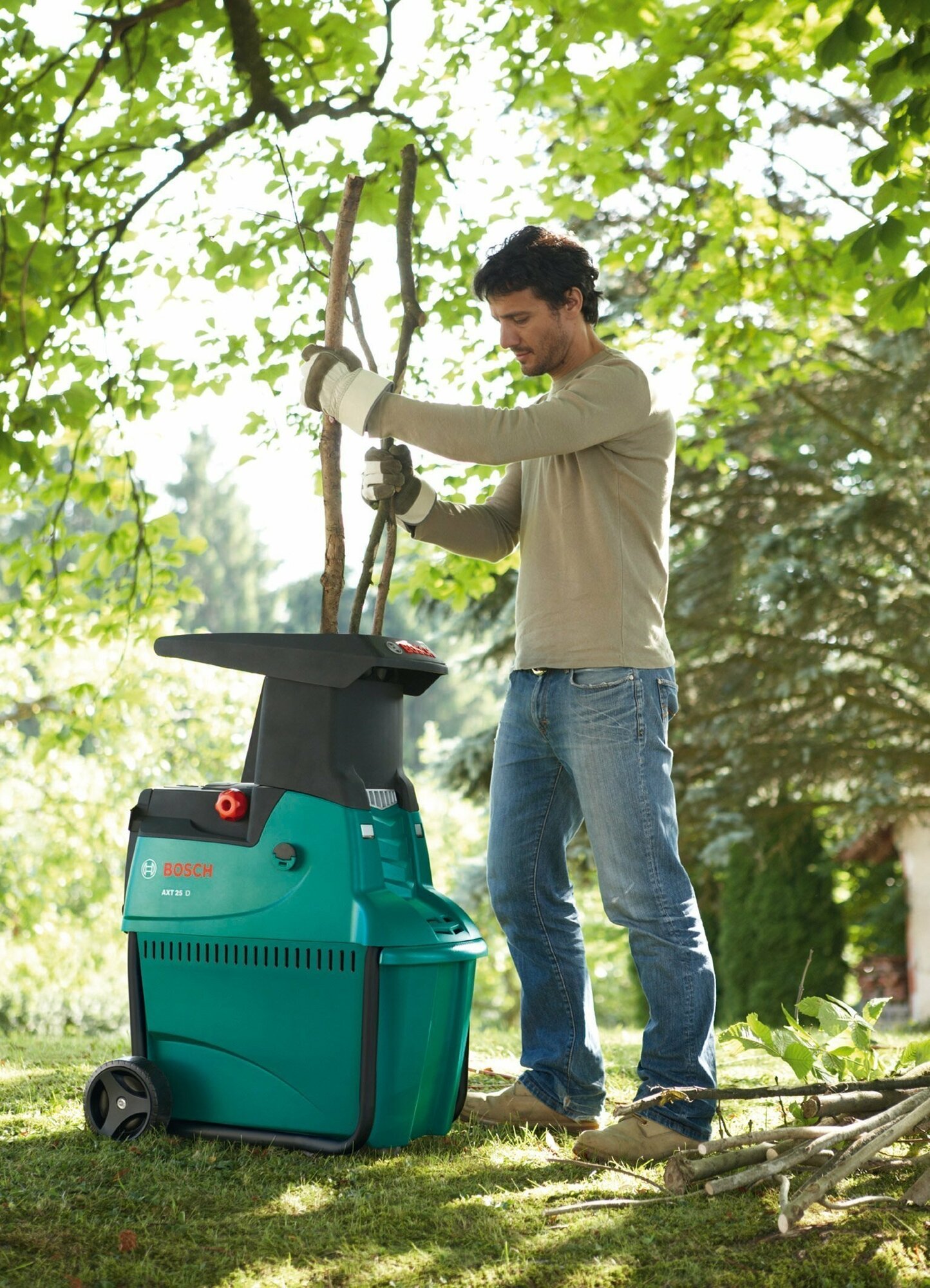 Измельчитель садовый электрический Bosch AXT 25 D 2500 Вт - фото №14