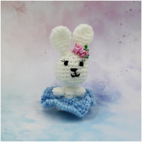 Вязаная Зайка 9 см. Игрушка ручной работы