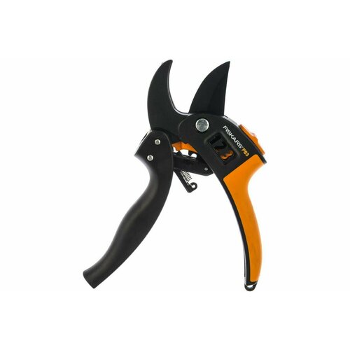 Контактный секатор с храповым механизмом Fiskars секатор fiskars powerstep 1000575 111670