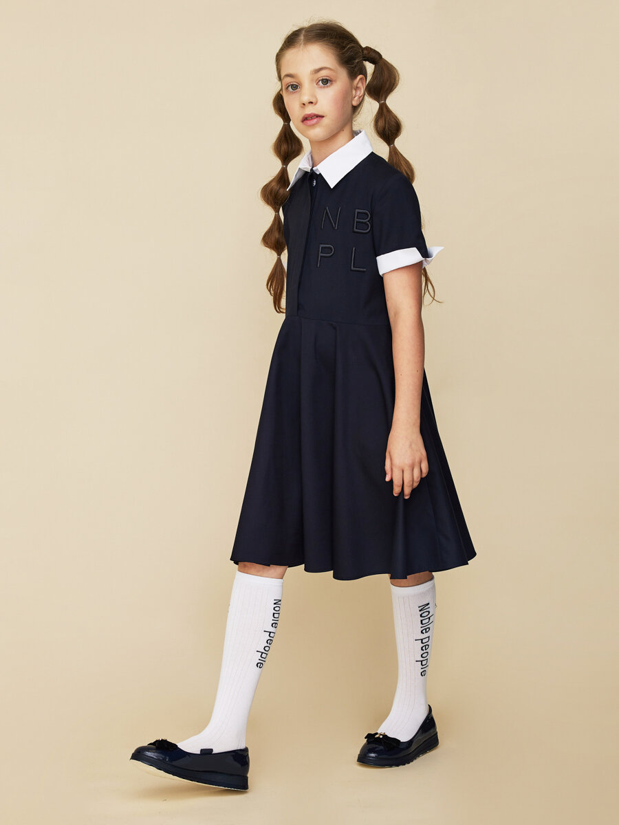 Школьное платье Noble People, размер 140, синий — фото 1