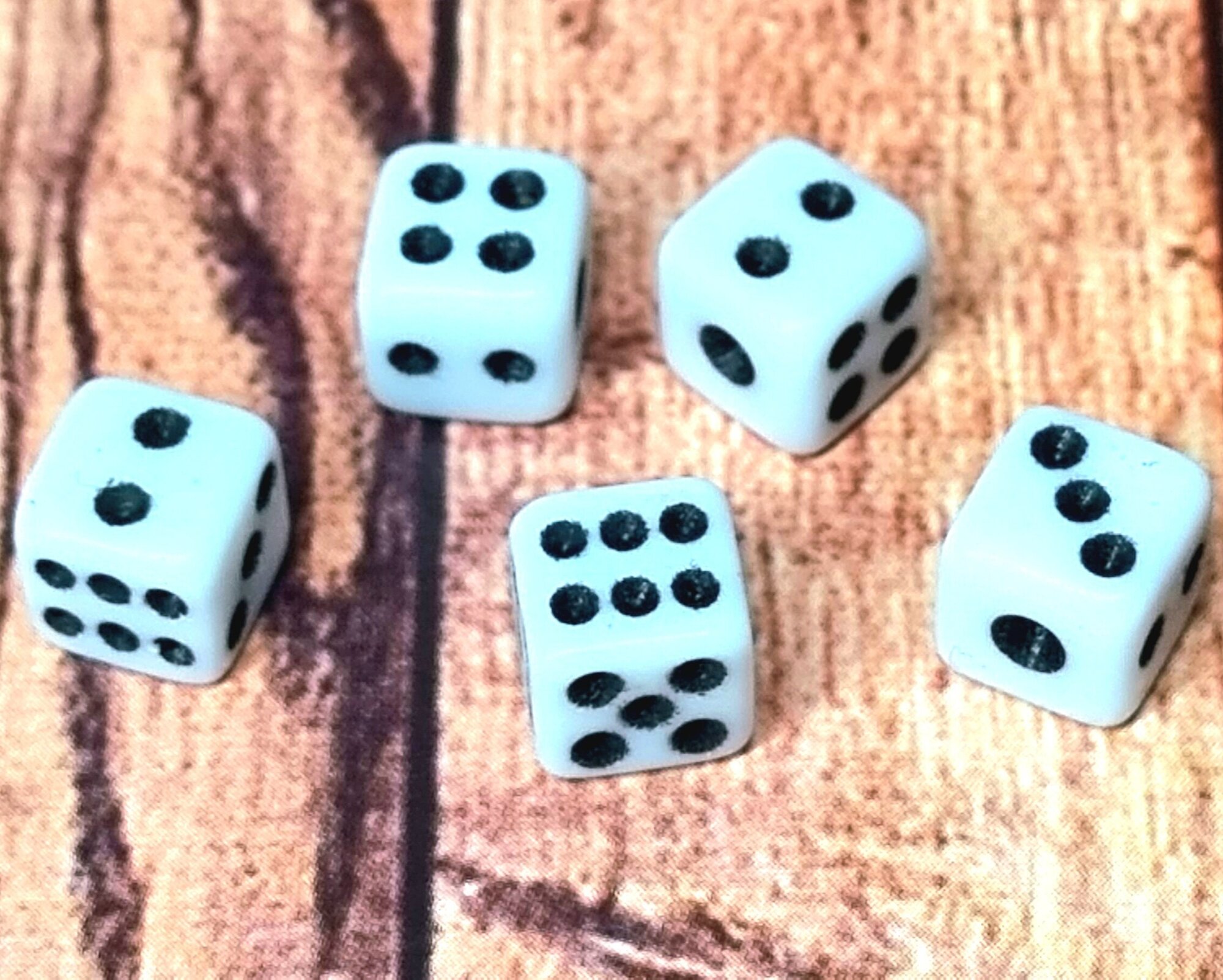 Кубик игровой белый №9 (кость зарик) набор 5 шт.