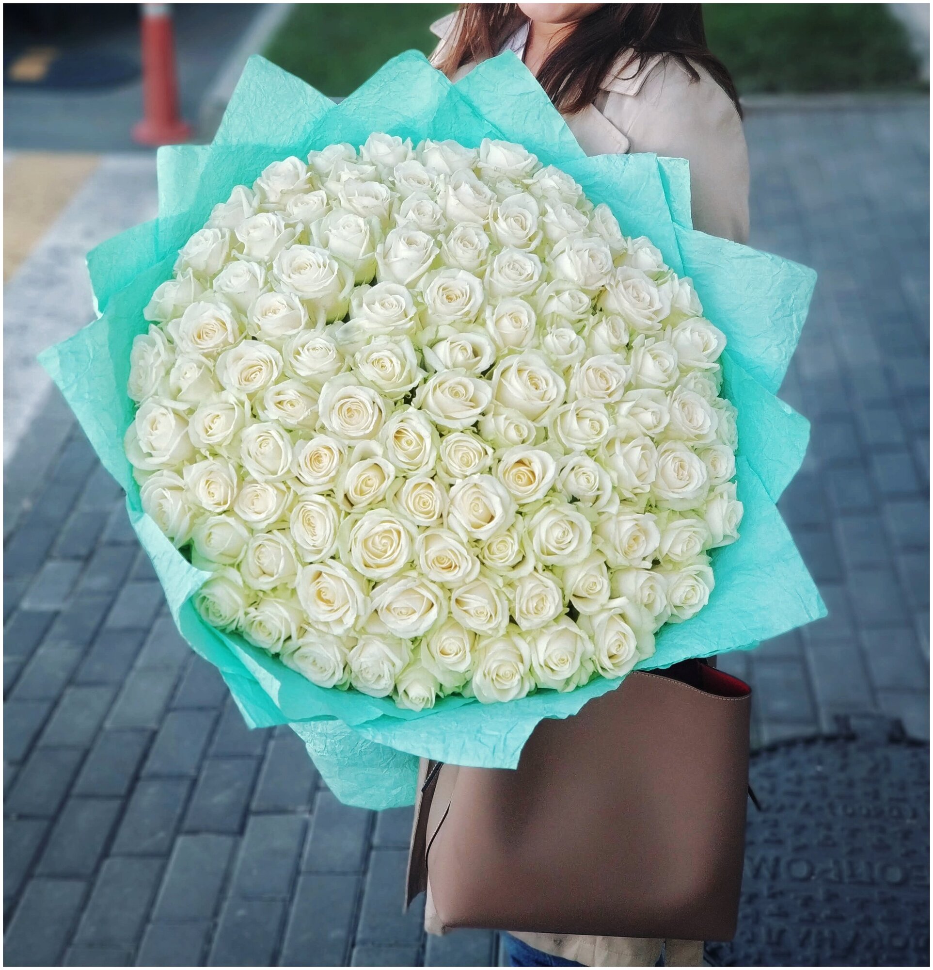 Букет из 101 белой розы (Размер L)