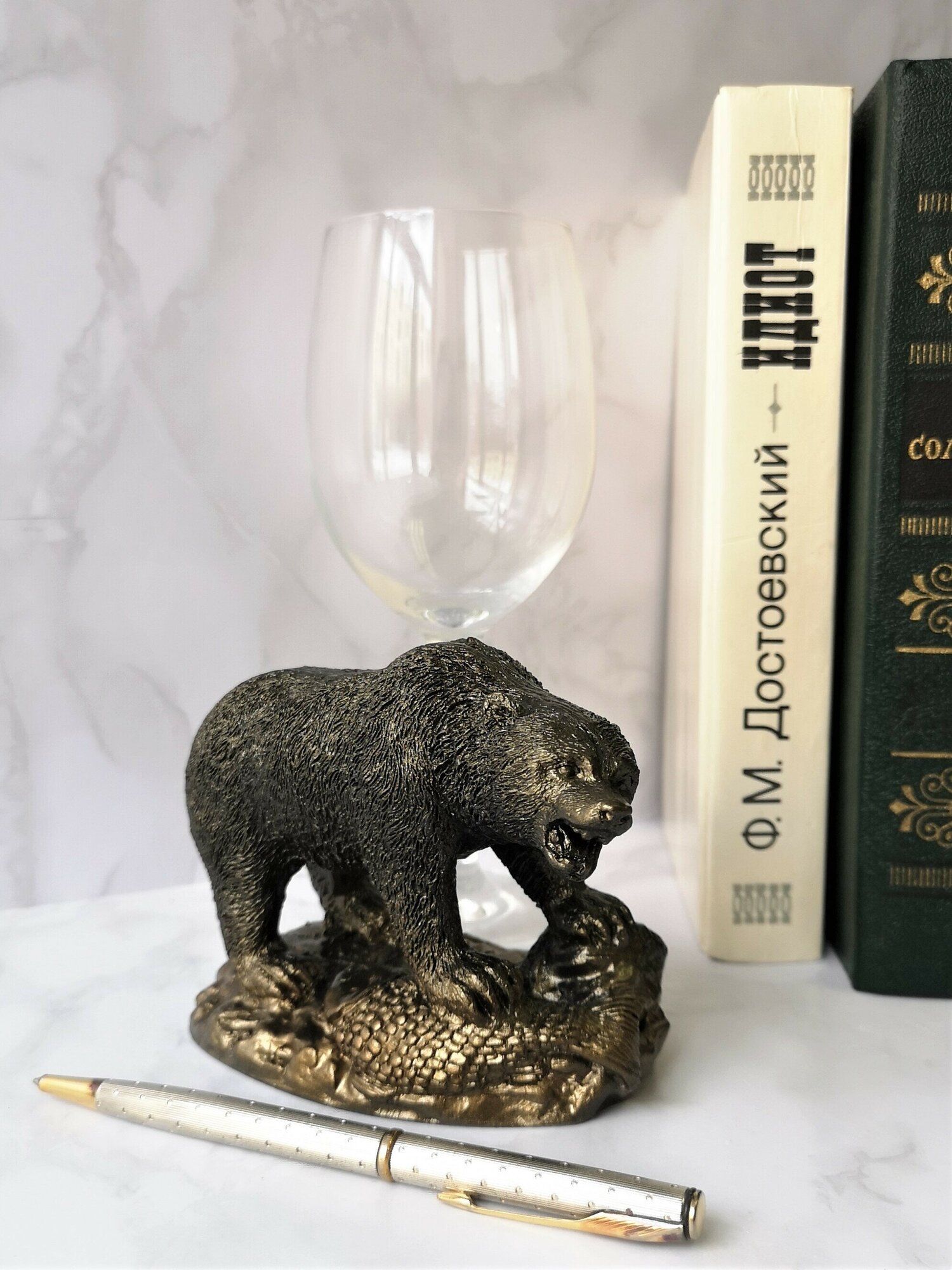 фото Статуэтка Медведь, высота 9см. Гипс. Цвет бронза.