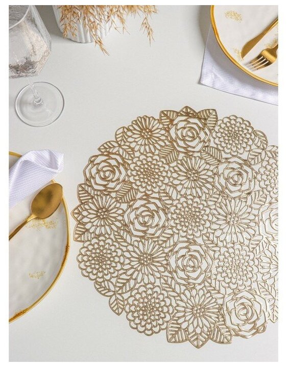 Набор салфеток сервировочных на стол Доляна «Розы» 4 шт d=38 см цвет золотой