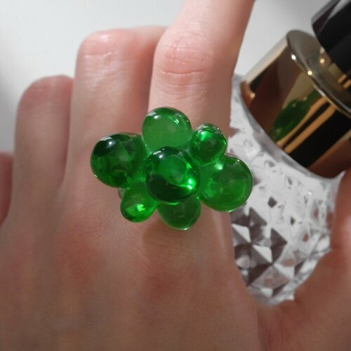 Кольцо Queen Fair, пластик, зеленый кольцо queen fair стекло пластик фиолетовый зеленый