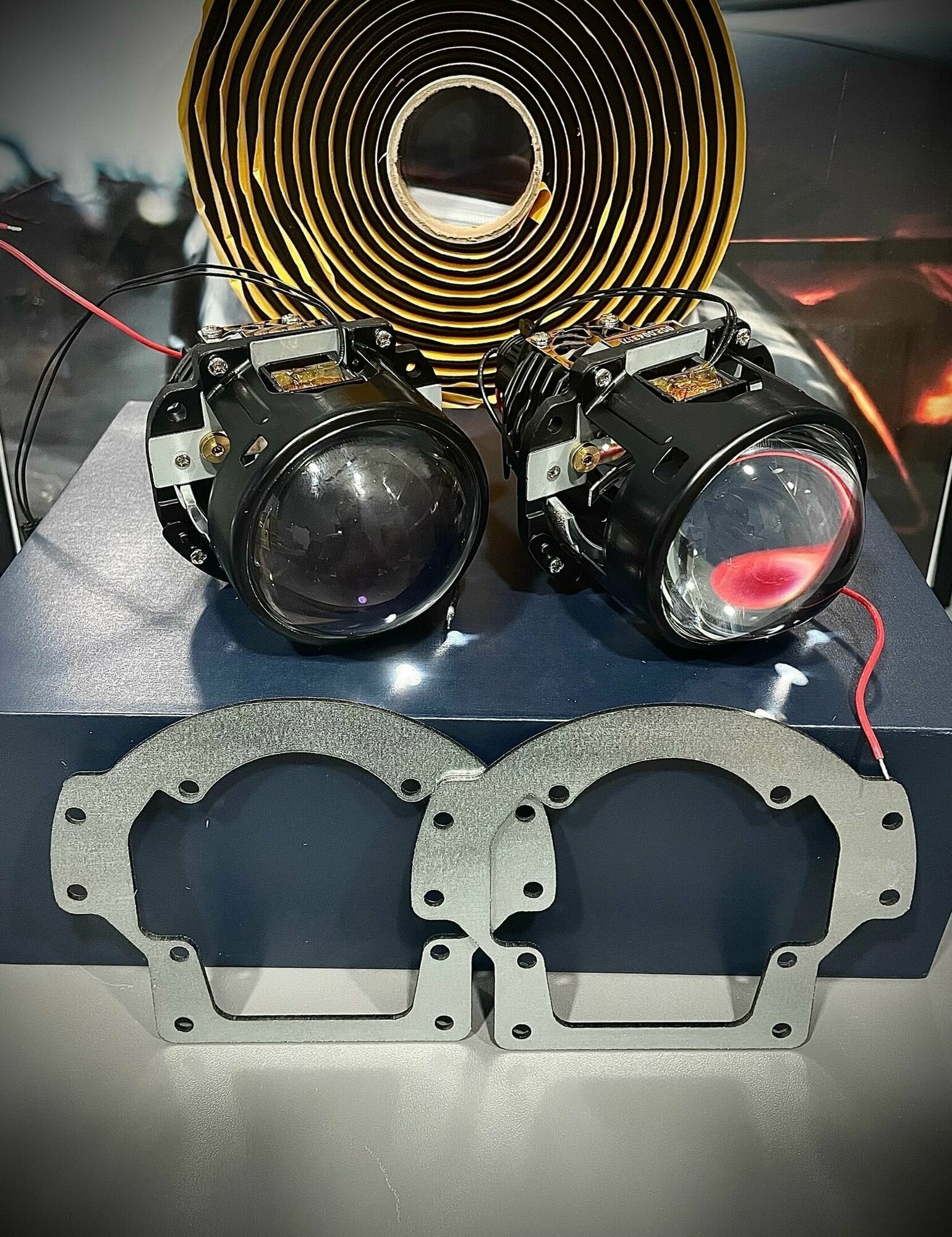 Комплект светодиодных Bi-led линз для Nissan Almera N16 (2шт) билед на альмеру н16 — фото 3