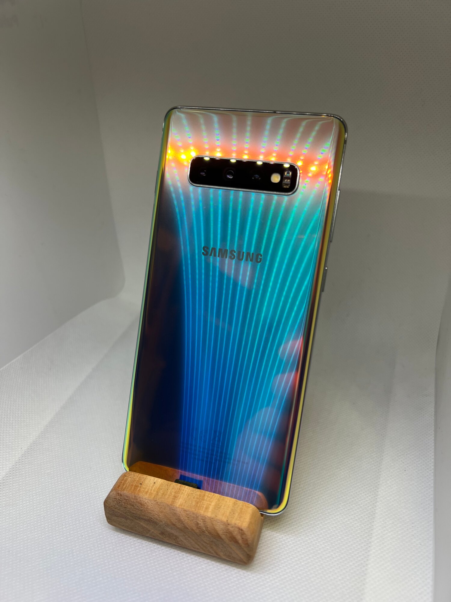 Смартфон Samsung Galaxy S10 Plus (SM-G975F/DS), 8/128 Gb, Silver — фото 1