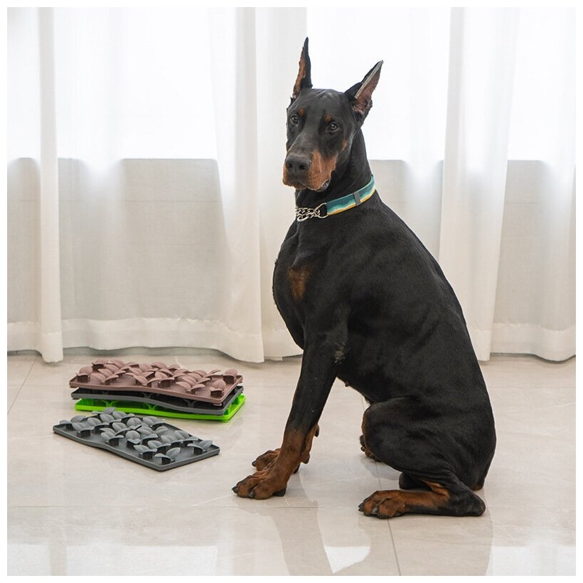 Силиконовый нюхательный коврик для собак, 36х20х4 см. серый - фотография № 2