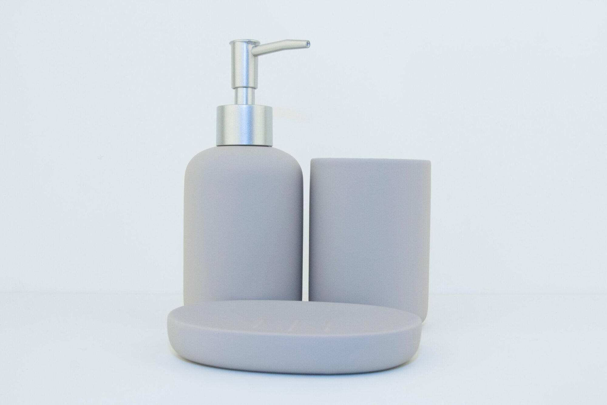 Набор аксессуаров для ванной комнаты Доляна «Бархат», 3 предмета (мыльница, дозатор для мыла, стакан), цвет бежевый