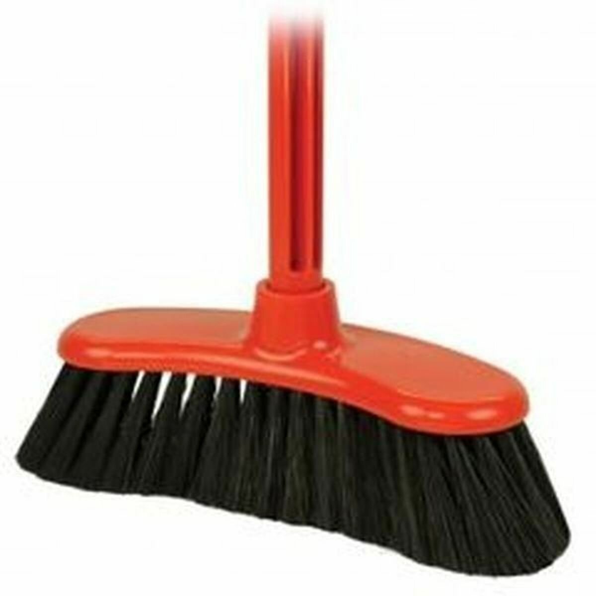 Щетка для пола Комфорт с черенком (жесткая), цвет в ассортименте, цена за 1 шт. Альтернатива М1162