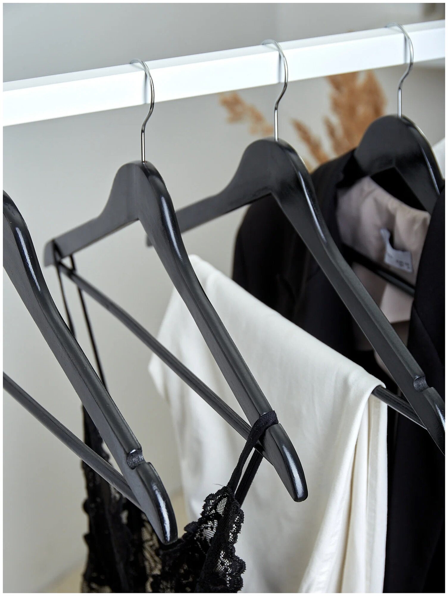 Вешалки-плечики для одежды деревянные (с перекладиной ), цвет черный, 45 см, комплект 6 штук - фотография № 7