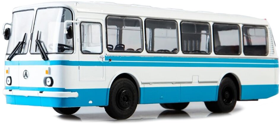 ЛАЗ-695Н бело-голубой (наши автобусы #1)