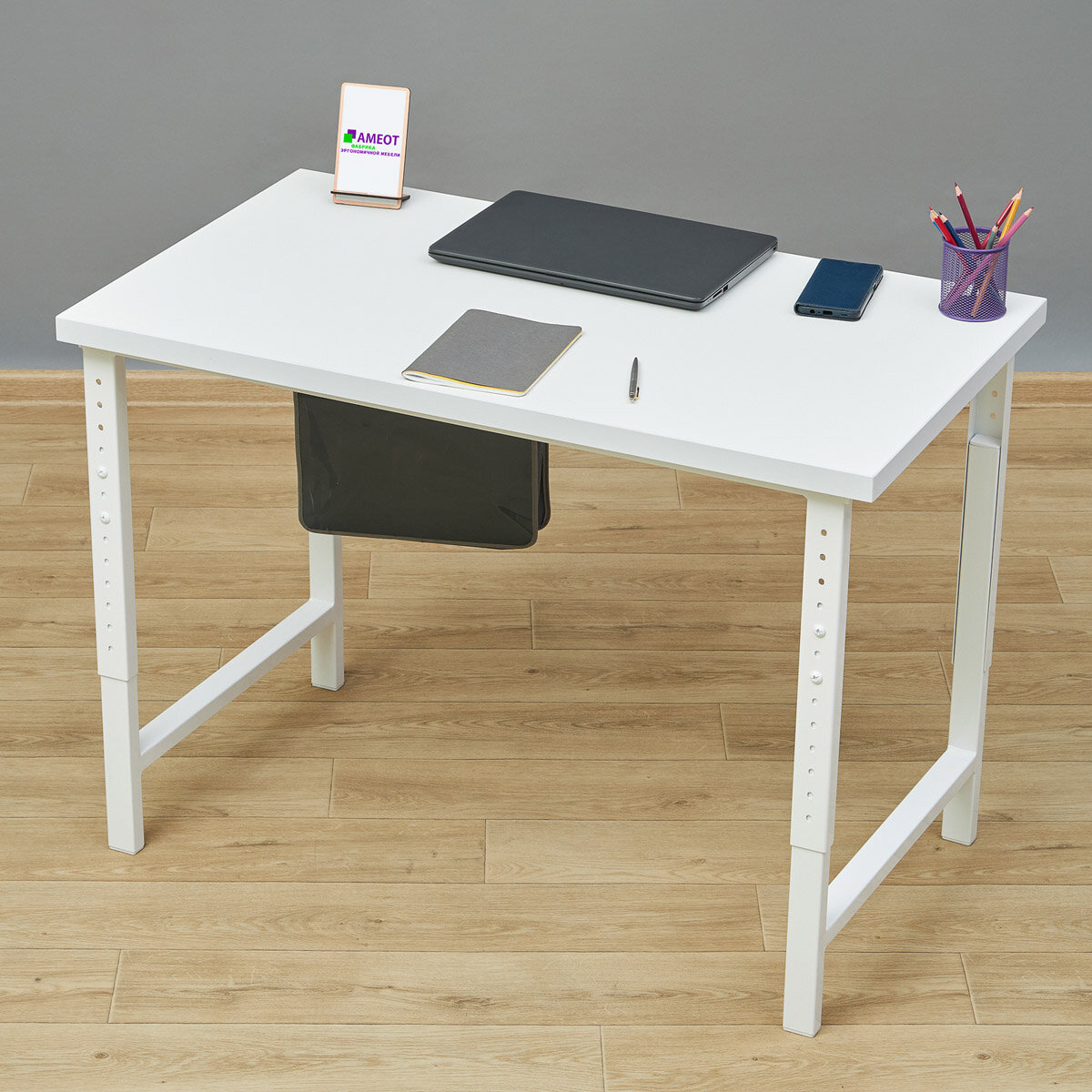 фото Регулируемый по высоте стол с утолщенной столешницей Мадий 13WW ш86/г70/в62-92 белый на металлокаркасе