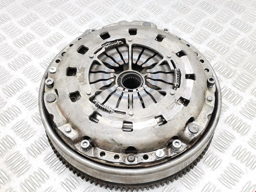 Маховик (демпфер сцепления) BMW 3-Series (E90/E91/E92/E93) 21217573046 арт. 2187120