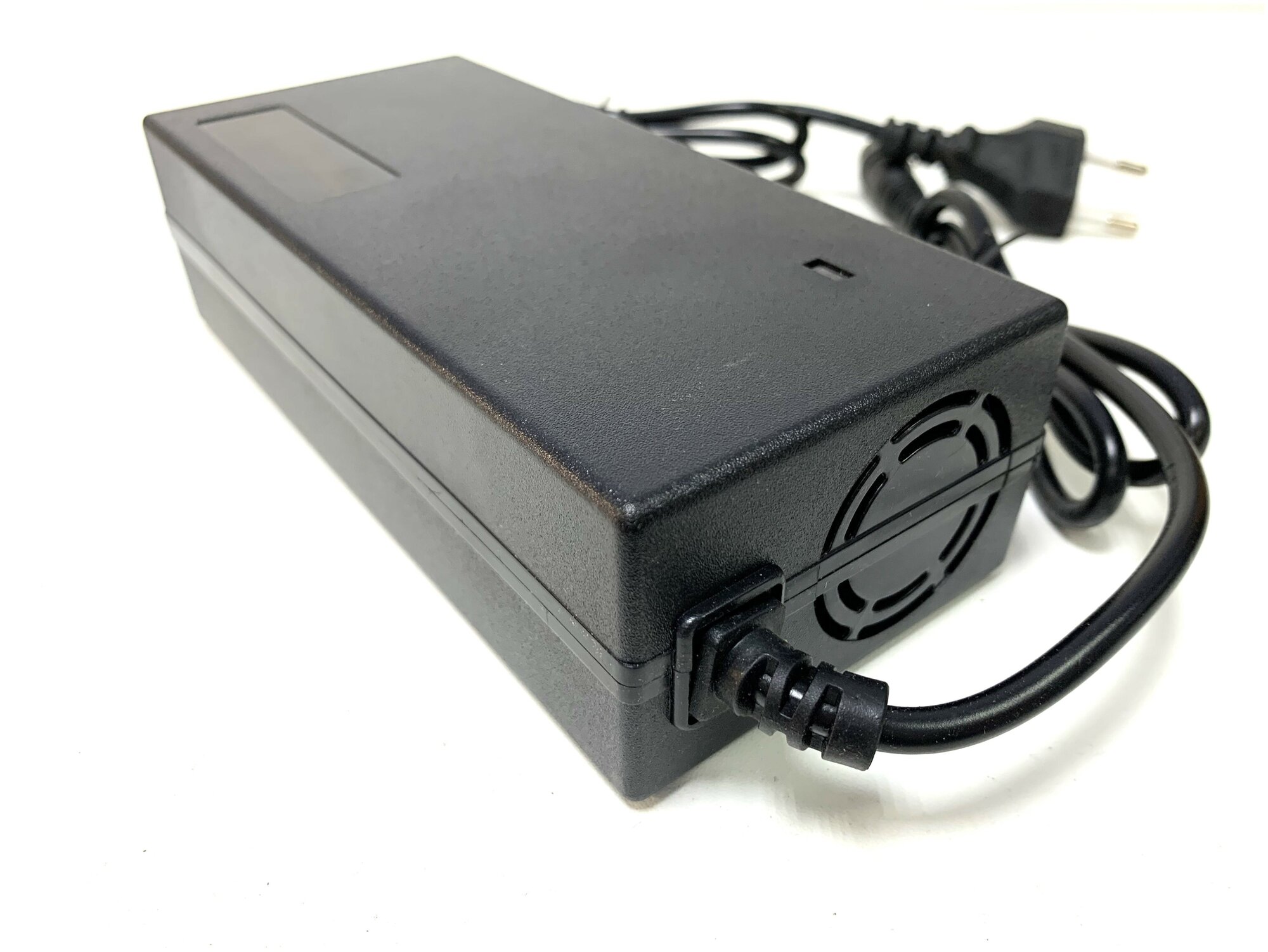 Зарядное устройство 60v- 3 ампера (A) для электровелосипеда/электросамоката "колхозник"