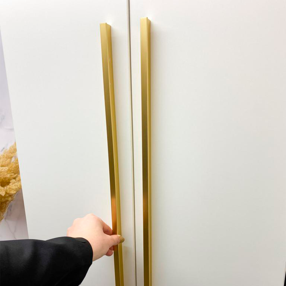 Ручка мебельная длинная прямая стильная для шкафа матовое золото 120см - 1 шт - фотография № 10