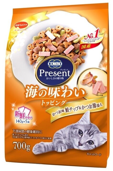 Натуральный комбинированный корм PRESENT на основе японского тунца бонито с лососевыми чипсами для кошек для профилактики МКБ, 700 г - фотография № 1