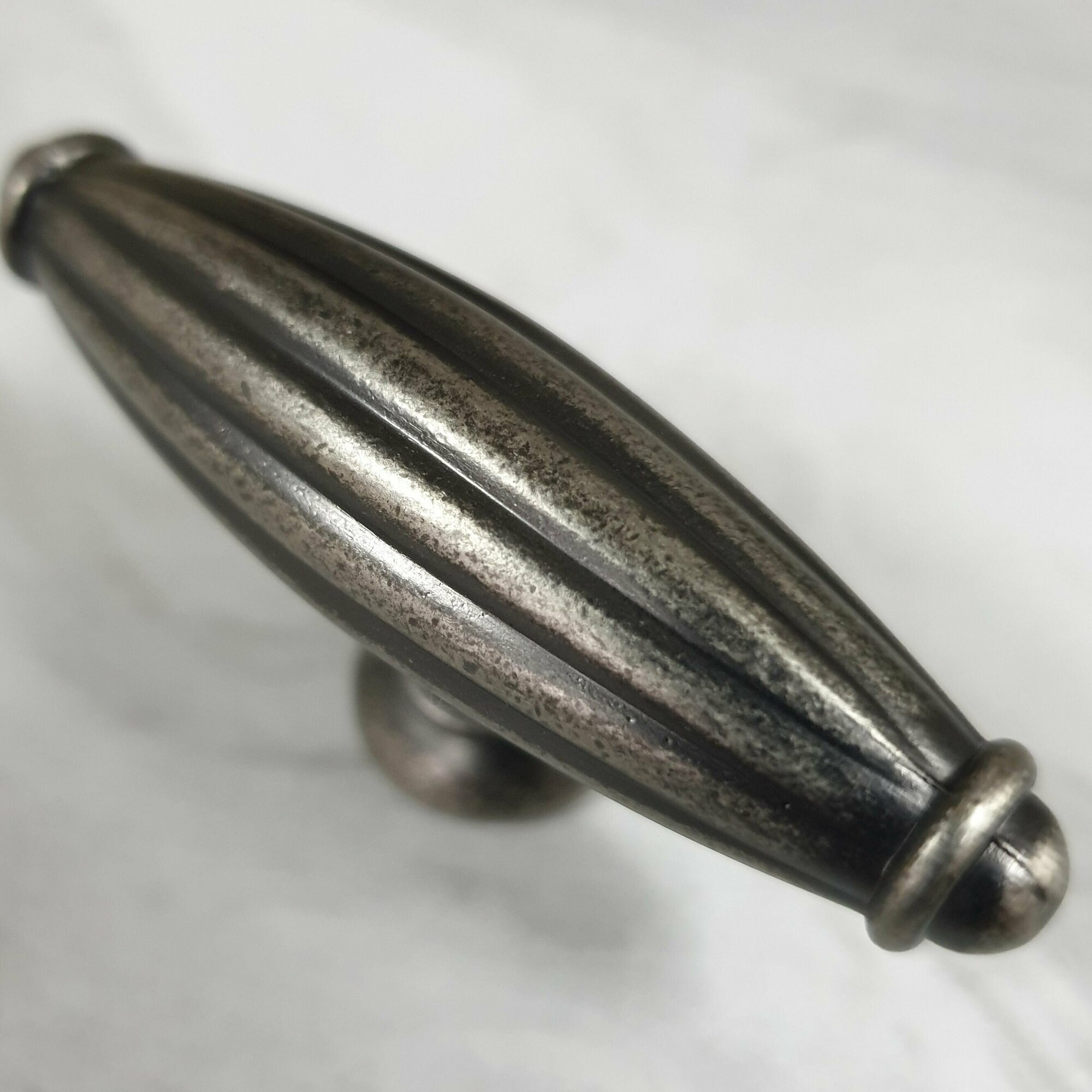 Ручка мебельная кнопка DEMURE, длина - 66 мм, цвет -BAZ - Чернёный старинный цинк, материал-цинк-алюминий, RC021BAZ - фотография № 6