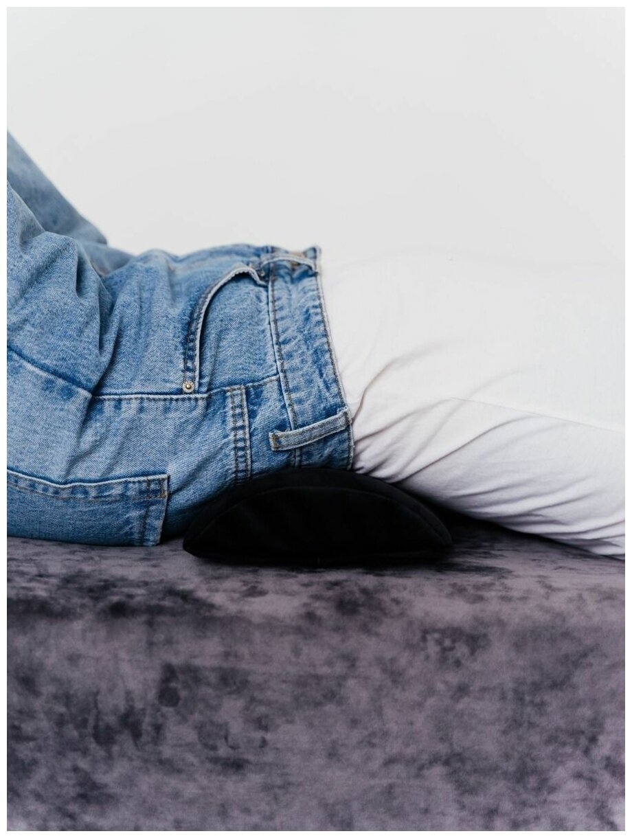 Подушка валик на кушетку полувалик под поясницу ноги спину - фотография № 4