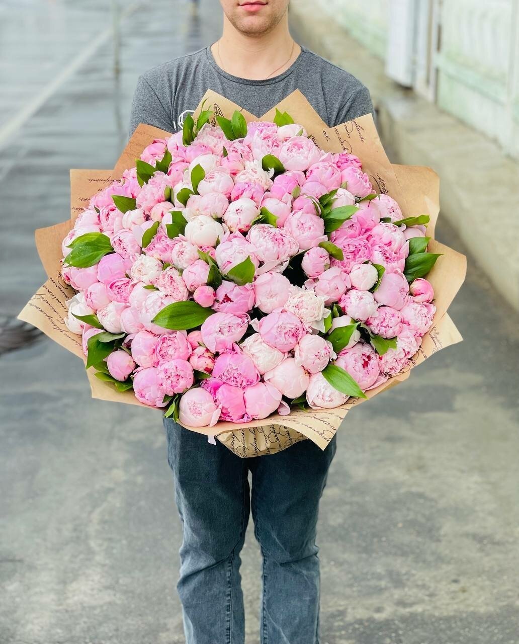 Большой букет пионов. Букет из 101 розового пиона. Rybe-flowers.