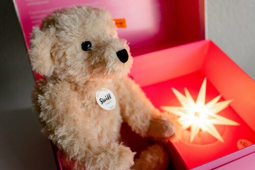 Подарочный набор розовый STEIFF с мягкой игрушкой Медведь Тедди Лука и Звездой Гернгута