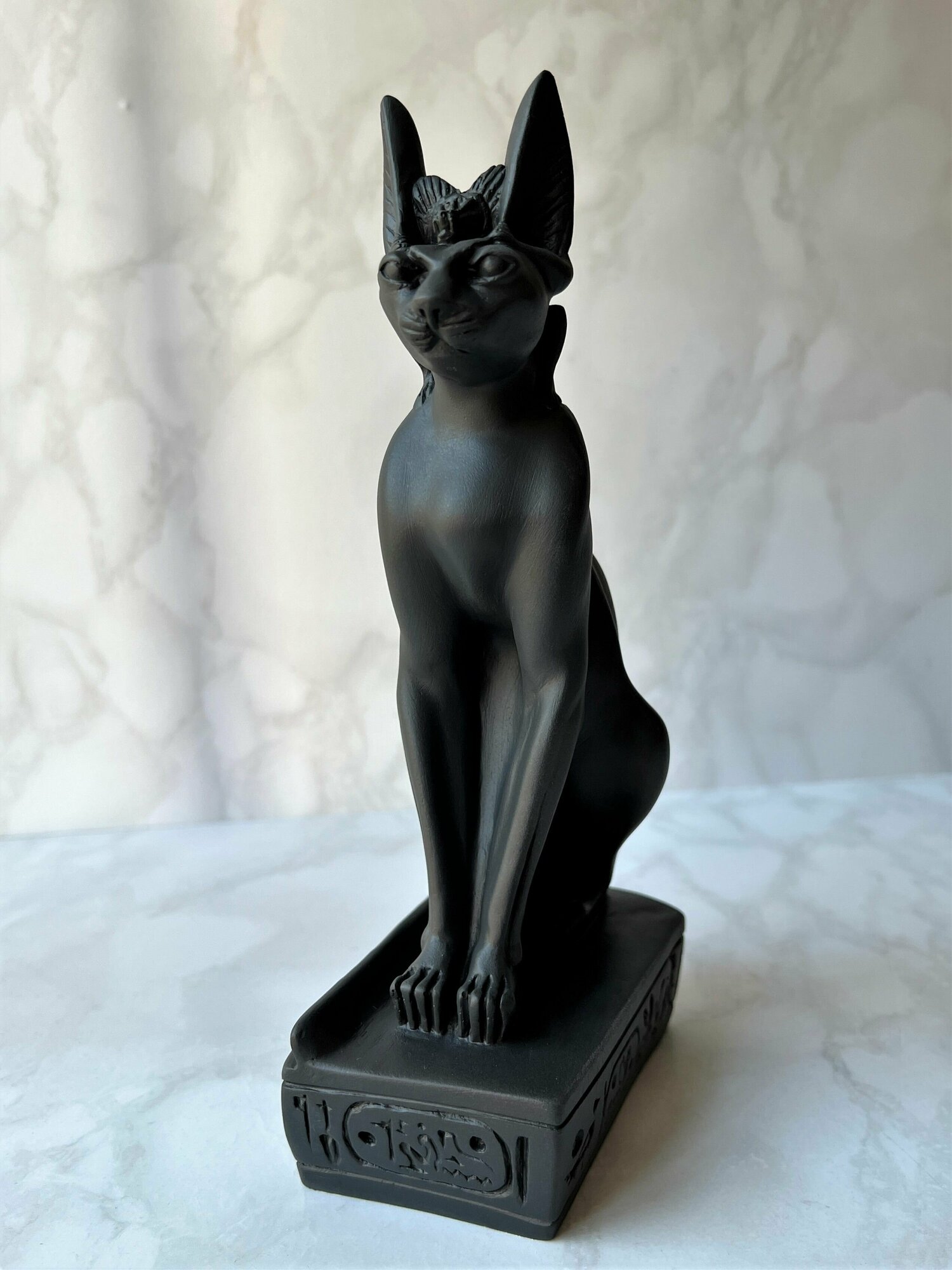 Статуэтка Кот египетский с вампиром, 23см. Черный, гипс.