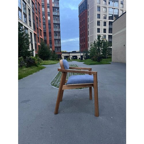 Стул с подлокотниками паллето 