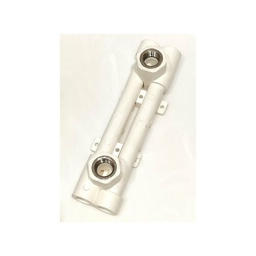 Комплект для смесителей с внутренней резьбой и настенным креплением 20 х 1/2