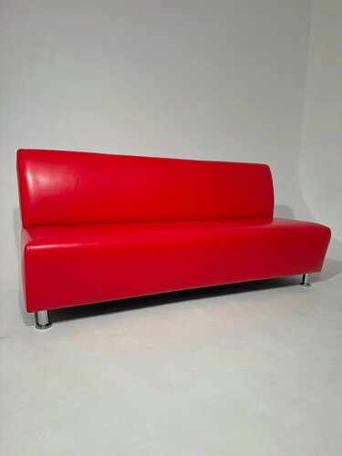 Изображение товара Диван офисный Вегас 1700, механизм Нераскладной, 170х67х77 см, красный глянцевый