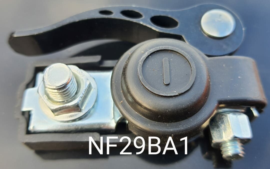 Клемма АКБ NF29B-A1 быстросьемные цинк с пласт.колпачком черным (TSA) 1шт