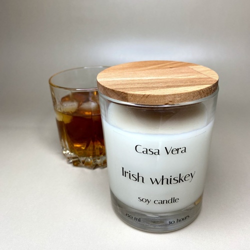 Аромасвеча «Ирландский виски» из соевого воска в стакане с крышкой