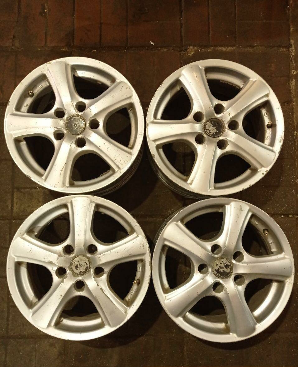 Колесные диски Replica 6.5xR15/5x114.3 73.1 Серебристый (Реплика)