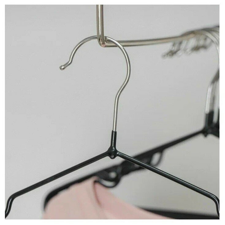 Вешалка плечики для одежды для брюк металлическая прорезиненная The Convenience набор вешалок, 40x20см набор 20 штук чёрные - фотография № 3