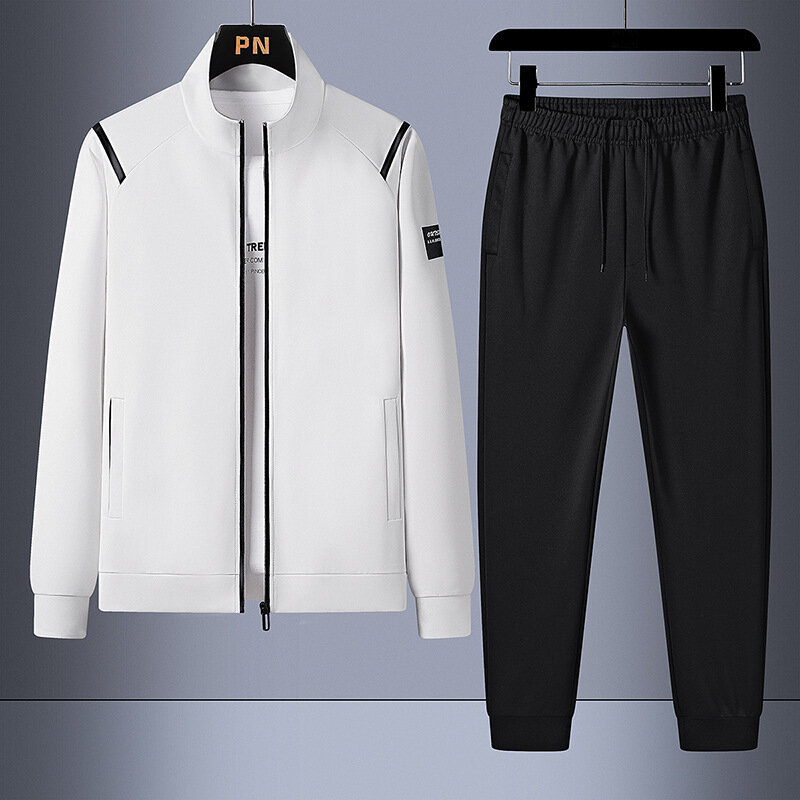 Костюм спортивный