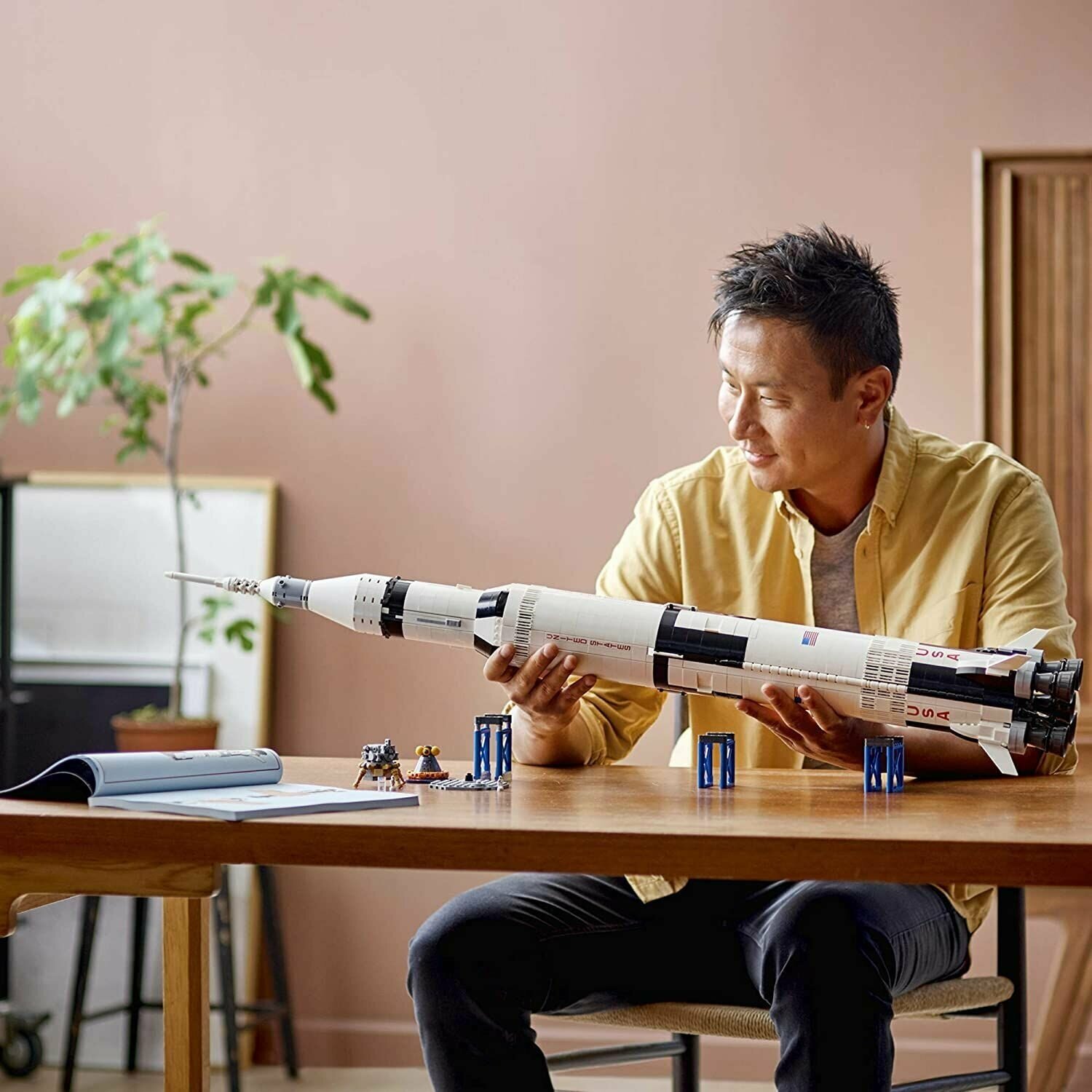 Конструктор LEGO IDEAS @Ракетно-космическая система NASA "Сатурн-5 - Апполон" 92176 - фото №18