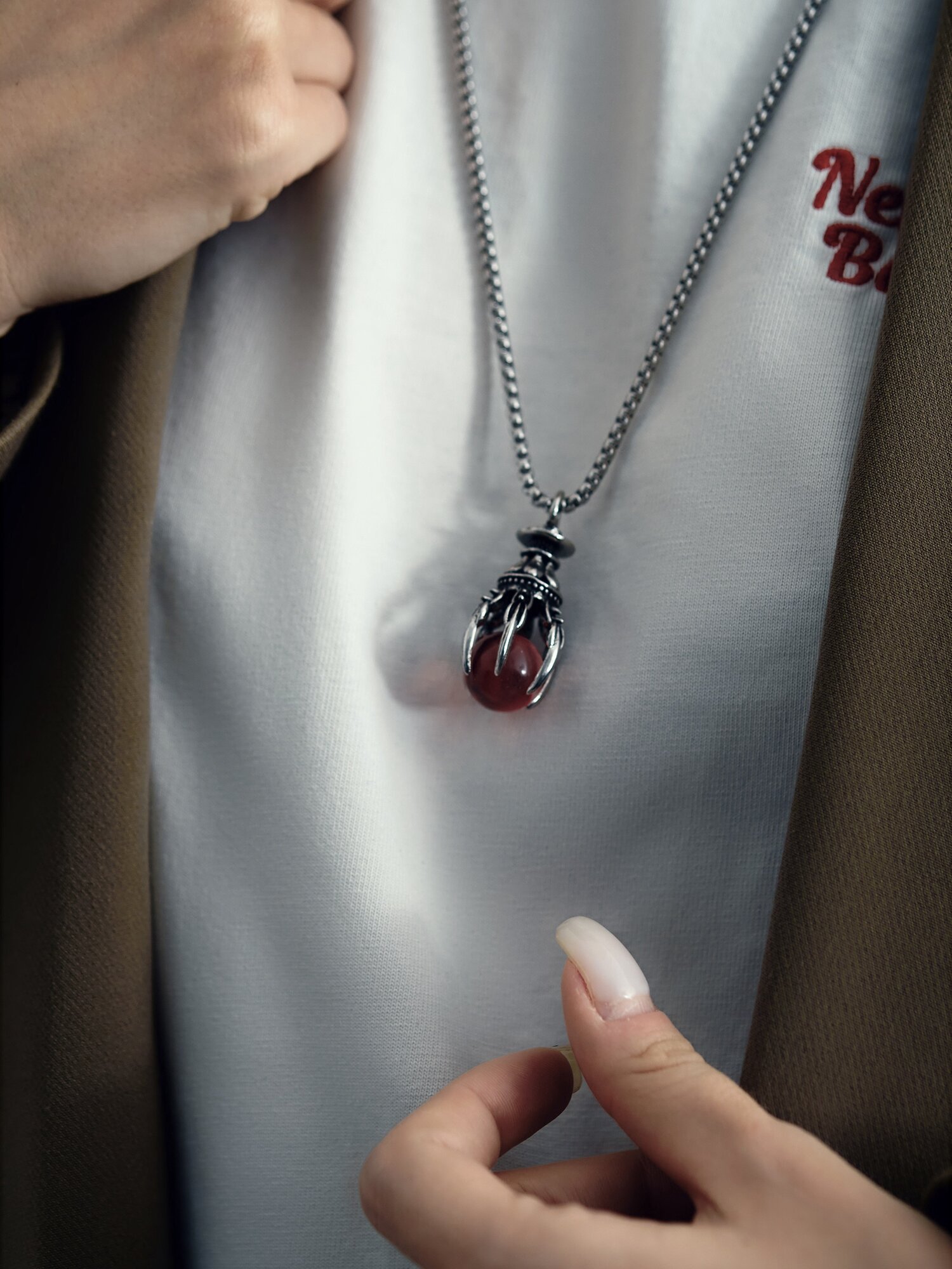 Колье Queen Fair стекло длина 70 см серебристый/красный