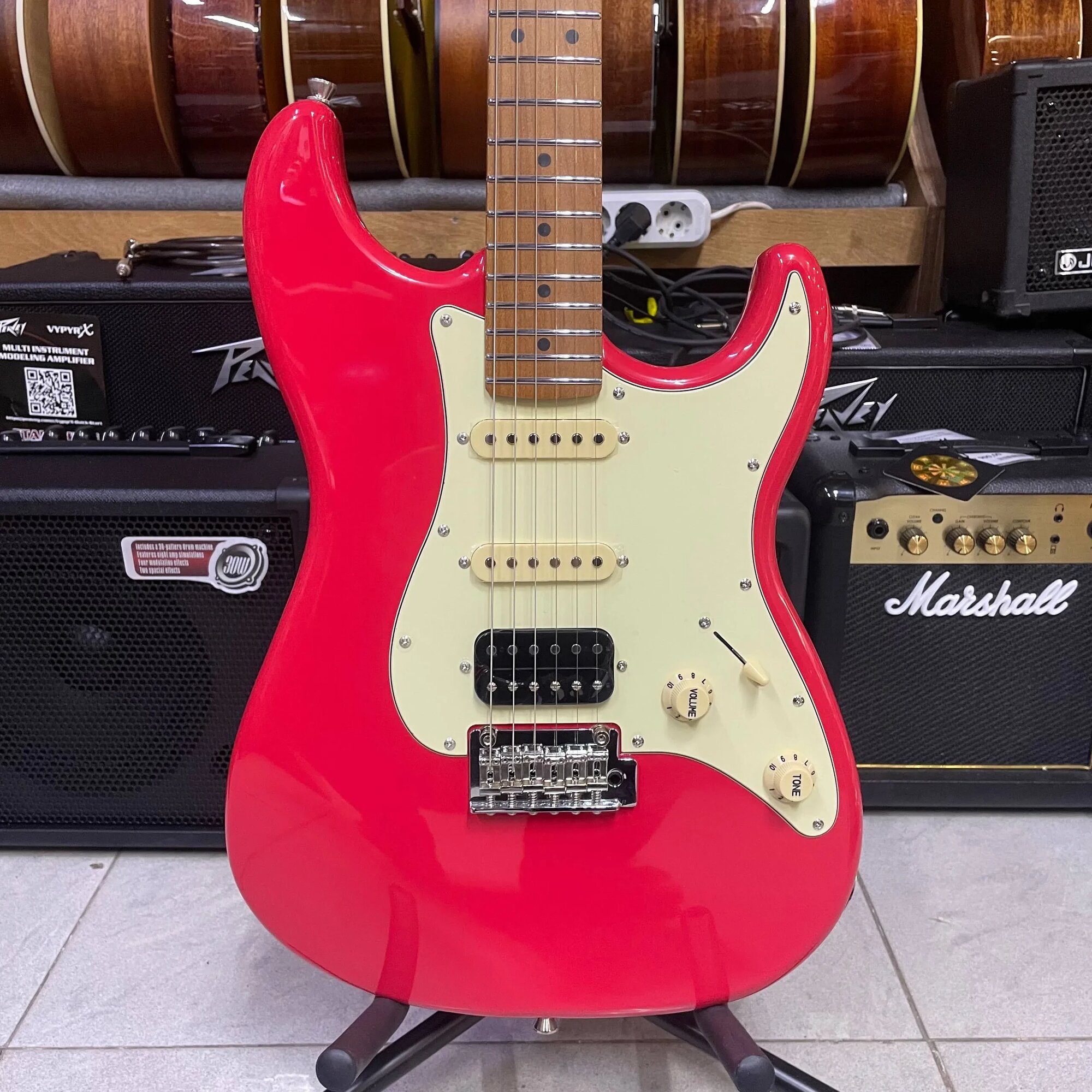 Электрогитара JET Guitars JS-400 Stratocaster HSS Maple FB Coral Red — фото 1